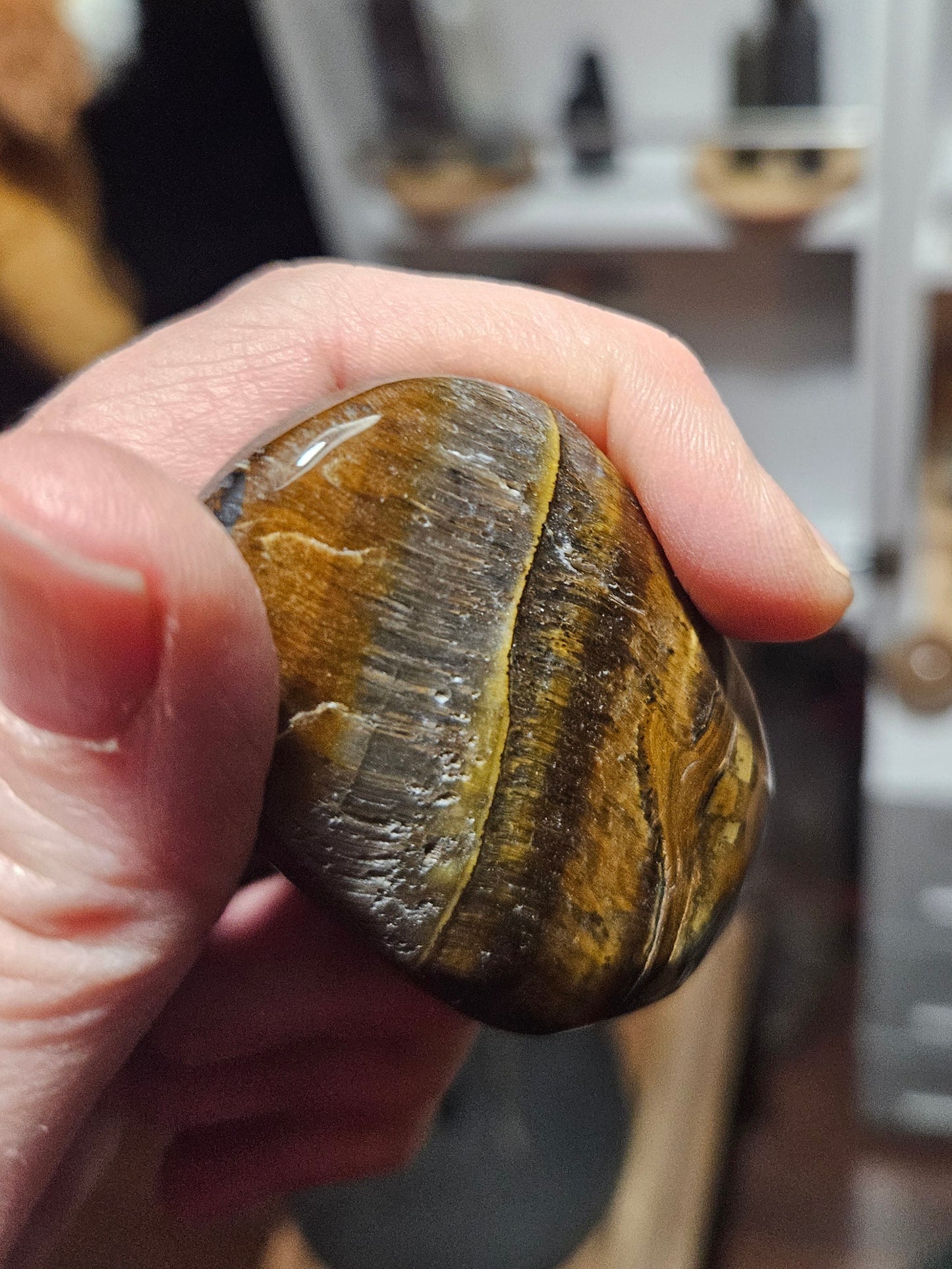 Tigers Eye palm stone