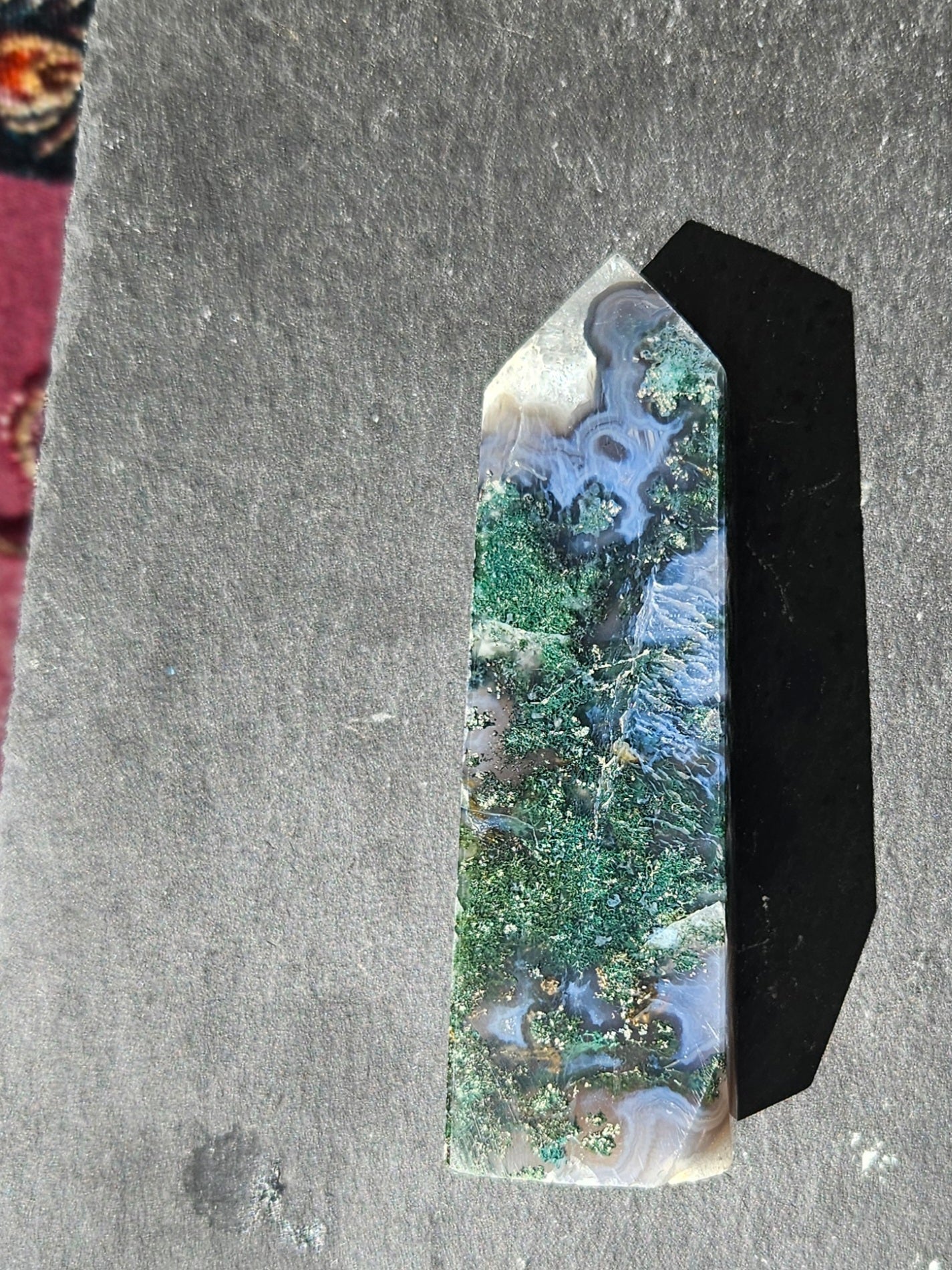Gorgeous Moss Agate tower with flowing bands