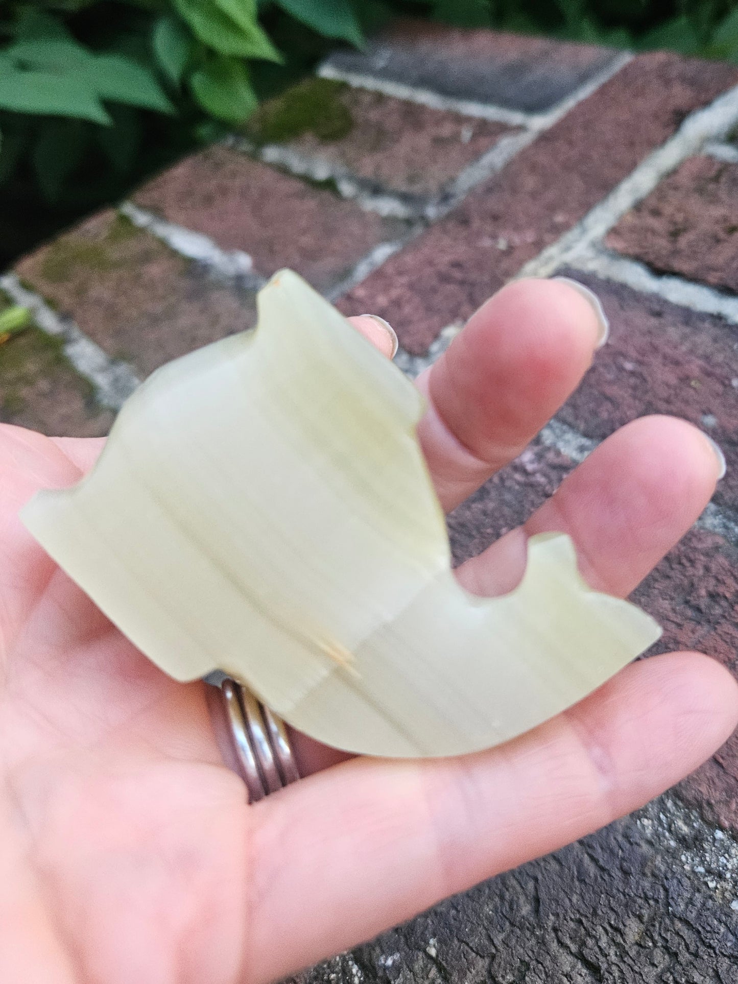 Banded pistachio Calcite seal