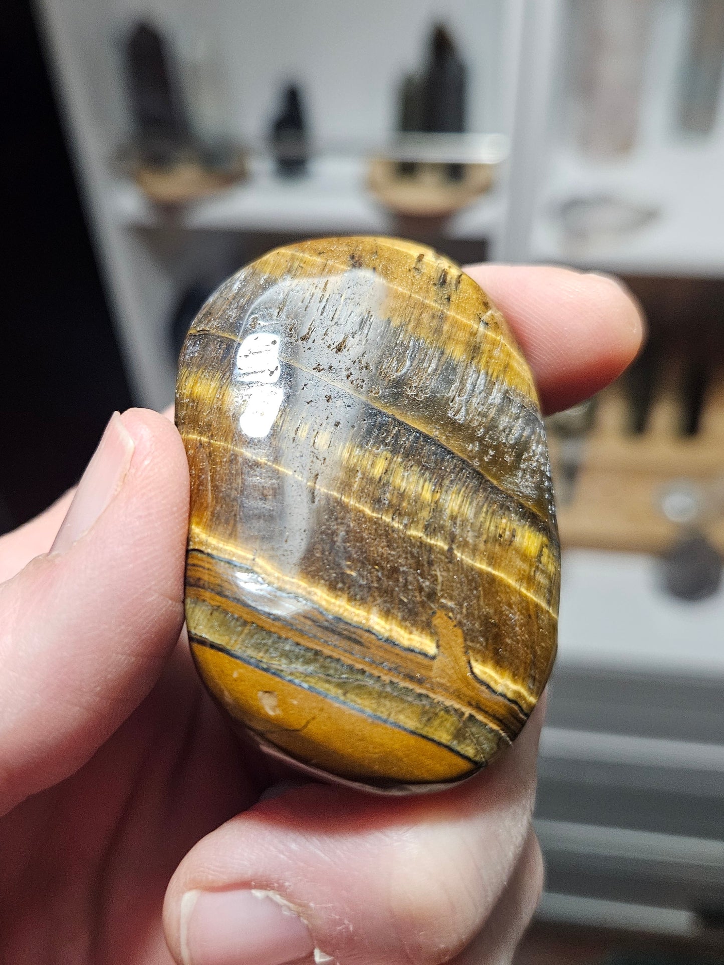 Tigers Eye palm stone
