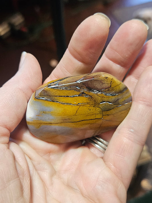 Mookaite palm