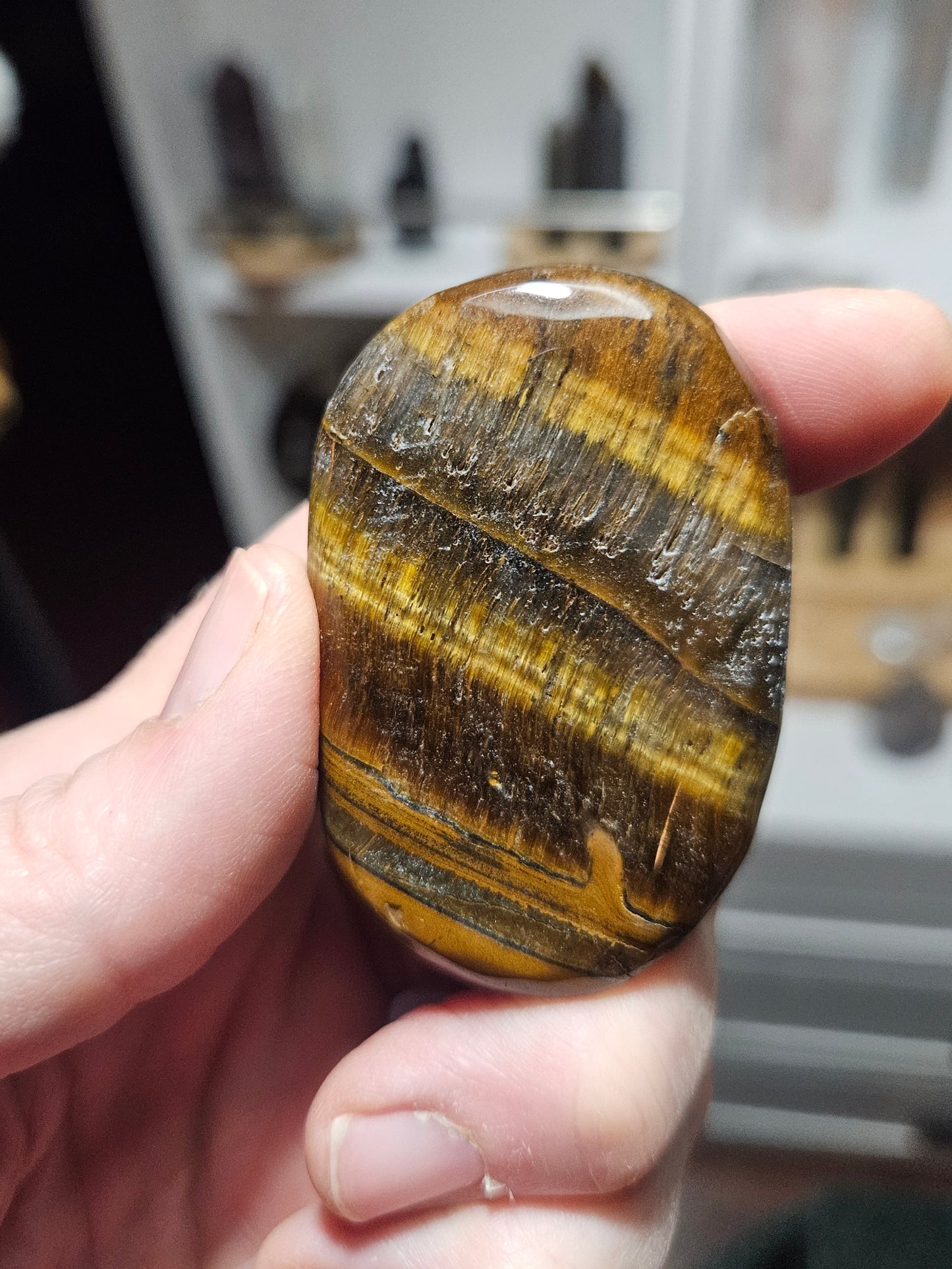Tigers Eye palm stone