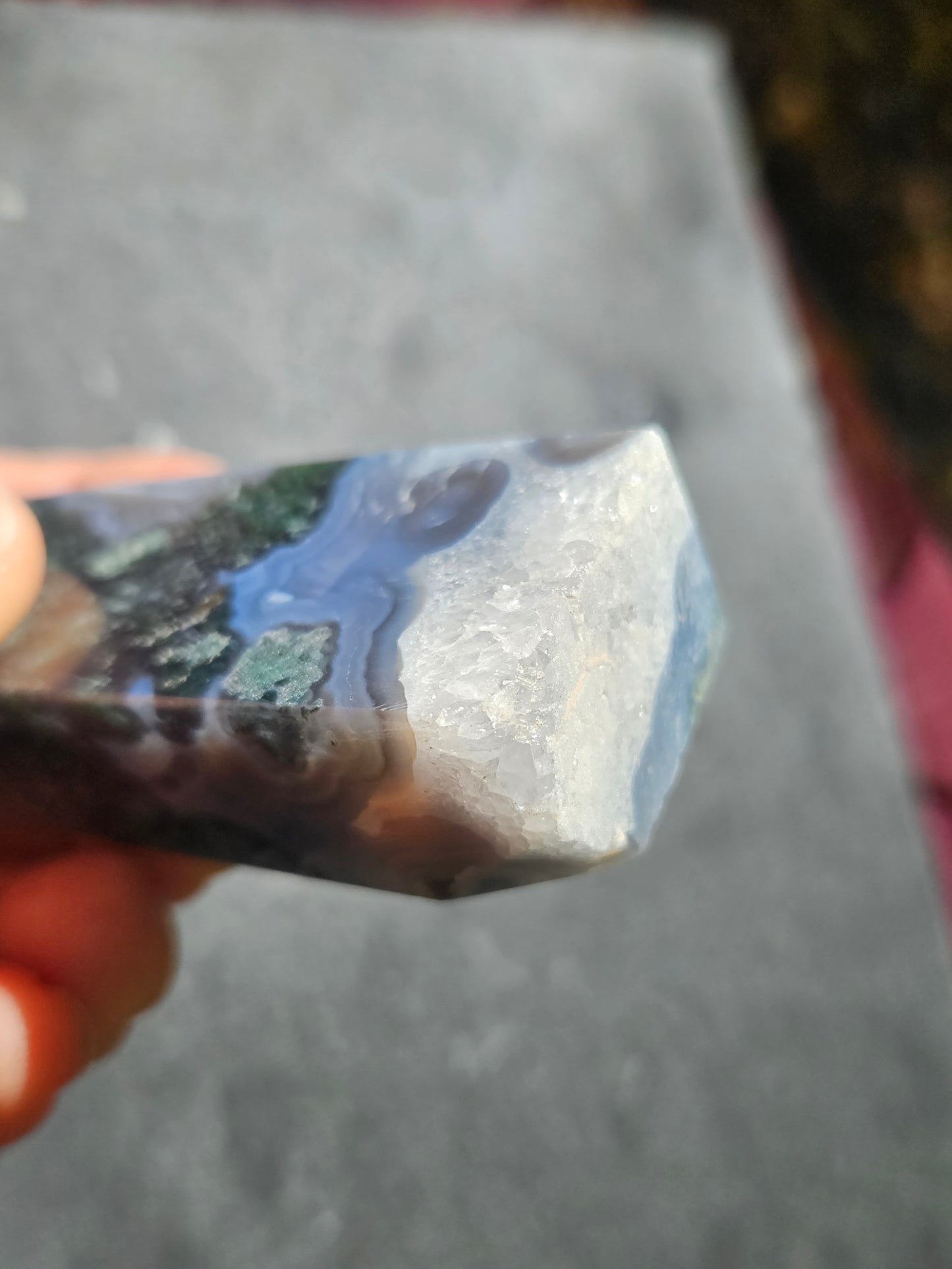 Gorgeous Moss Agate tower with flowing bands