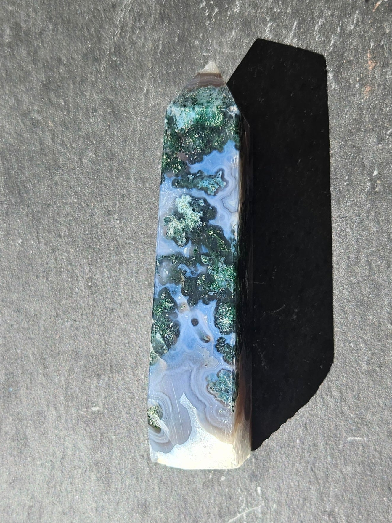Gorgeous Moss Agate tower with flowing bands