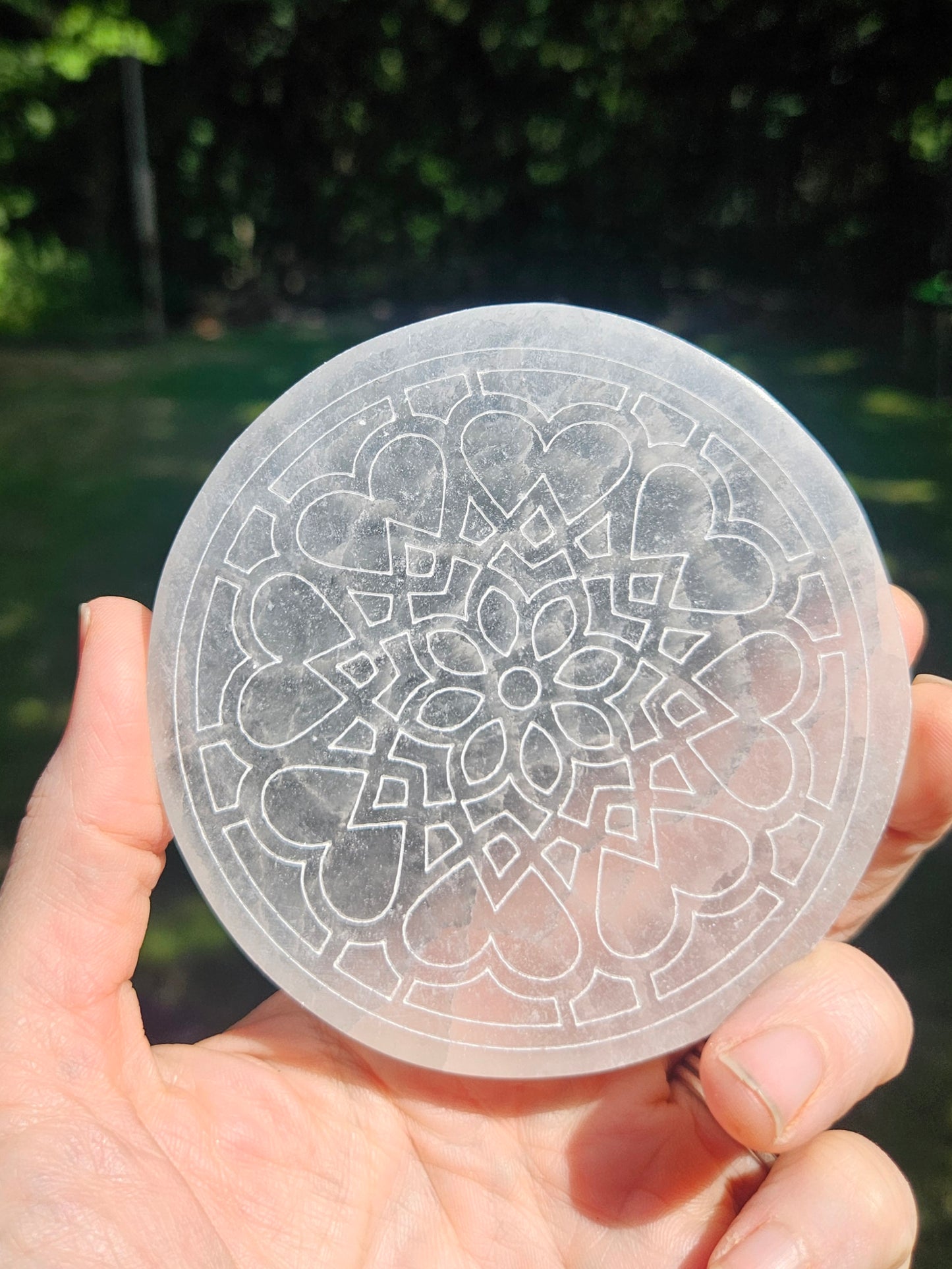 Selenite charging plate