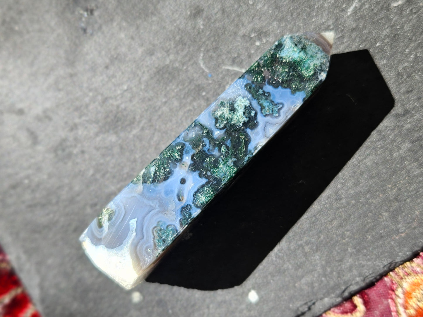 Gorgeous Moss Agate tower with flowing bands
