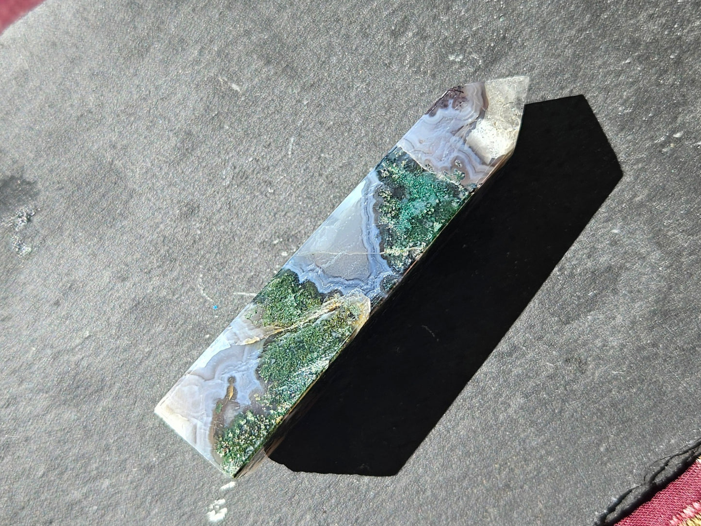 Gorgeous Moss Agate tower with flowing bands