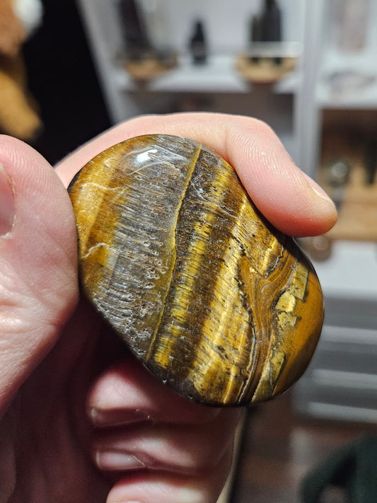 Tigers Eye palm stone